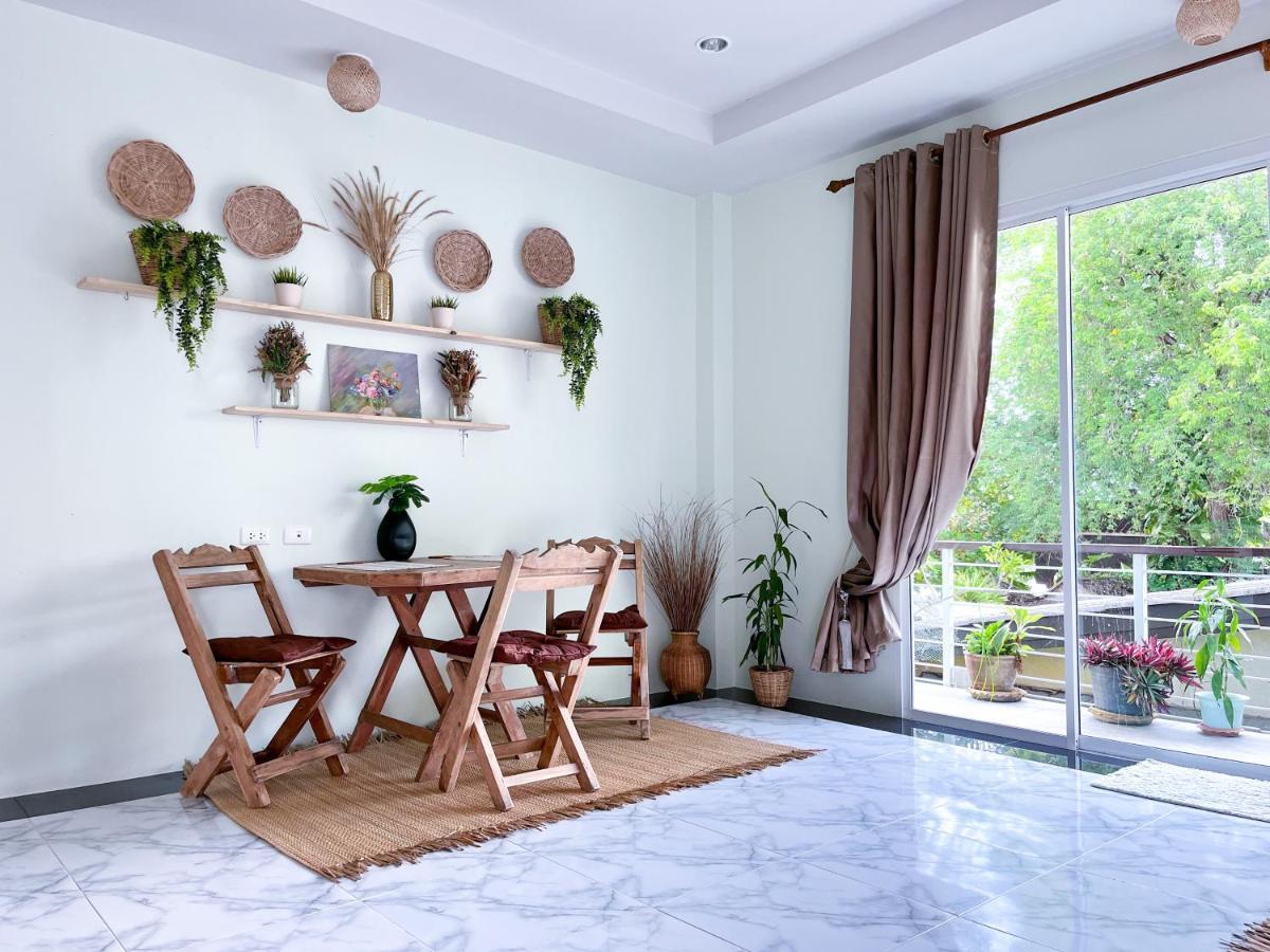 Sea Dreamer Beachfront Apartments Phuket Exterior photo